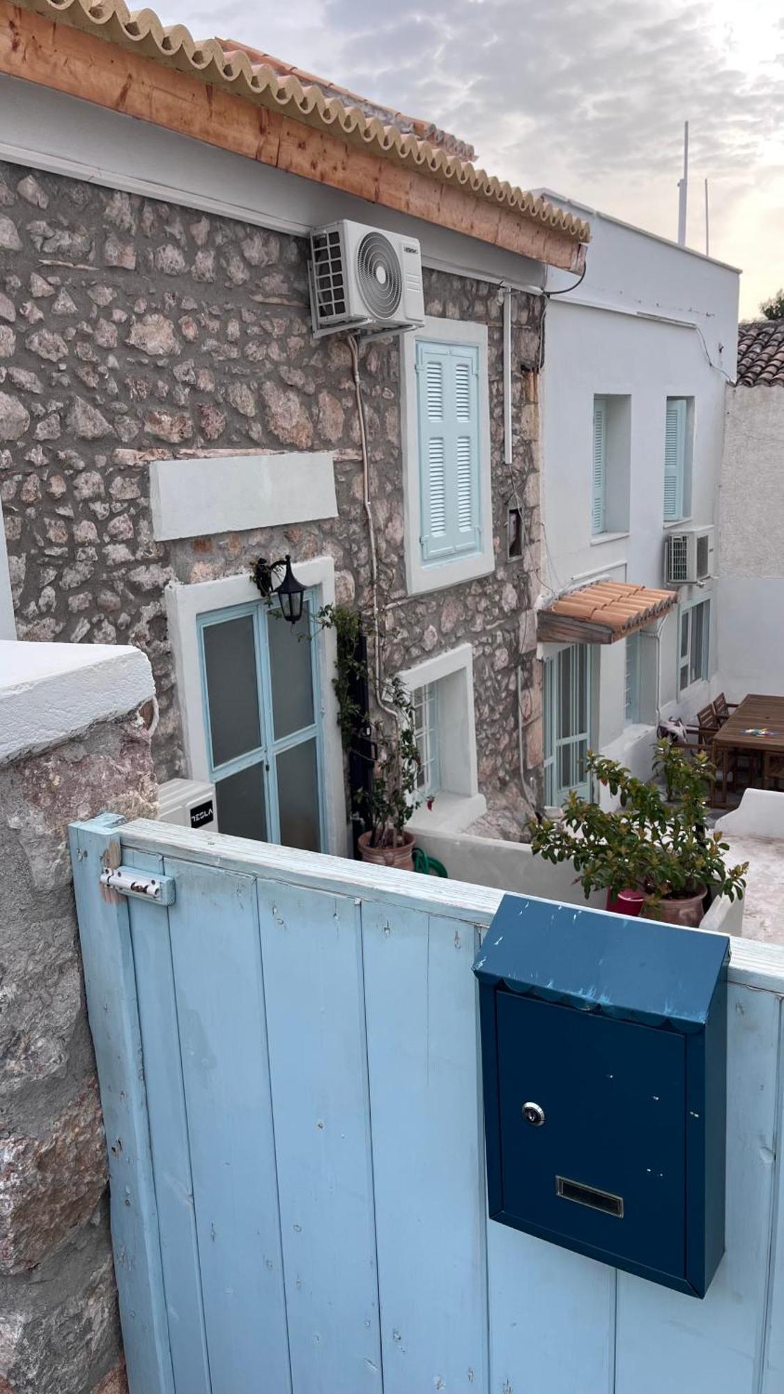 Galaxidi Authentic Rooftop House Exterior photo